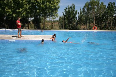 Les rampes faciliten l'accés a les piscines.