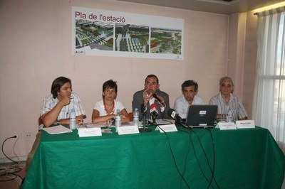 La taula, presidida pel tinent d'alcalde Lluís Pere Alonso.