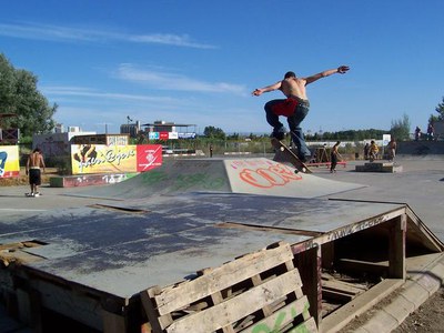 Més de 40 skaters d'arreu de l'estat han participat en el campionat d'skateboard.