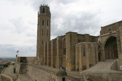 La nova il·luminació permetrà millorar la visió del campanar de la Seu i de tot el conjunt monumental.