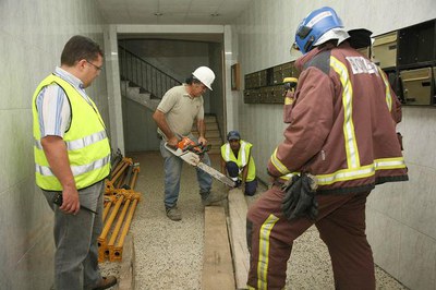 És previst que demà finalitzin les tasques d'apuntalament.