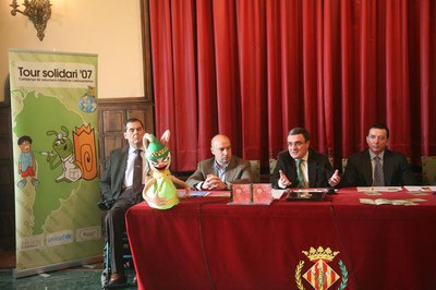 L'alcalde ha presentat les noves activitats del club Banyetes acompanyat dels representants de les empreses col·laboradores del Club, Ziving i Toy Pl….