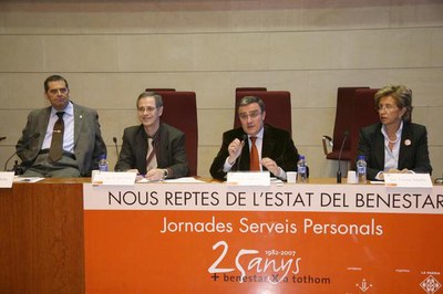 Ros ha destacat la tasca realitzada pels professionals de Serveis Personals "heu dedicat la vostra vida a corregir alguns dels defectes de l'economia….