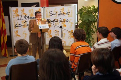 Lectura de textos de Pedrolo.