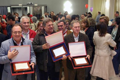 L'alcalde ha felicitat Juan Cal (Grup Segre), Antoni Siurana i Antonio Dávila, distingits per Comissions Obreres..