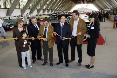 La inauguració oficial ha tingut lloc al saló Lleida Retro on s'hi poden veure 66 vehicles de diferents èpoques i marques..