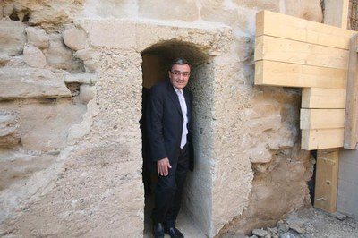 L'alcalde ha visitat l'antic búnquer de la Guerra Civil, que s'acondicionarà i s'obrirà al públic..