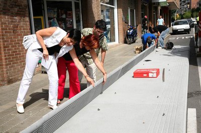 Camps i Mestres han comprovat els treballs d'instal·lació de la plataforma de la parada d'autobús de Baró de Maials, propera al CAP de Pardinyes- Sec….