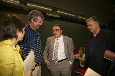 L'alcalde conversa amb Joan Miró, Cap dels Serveis de Mobilitat de Mataró.