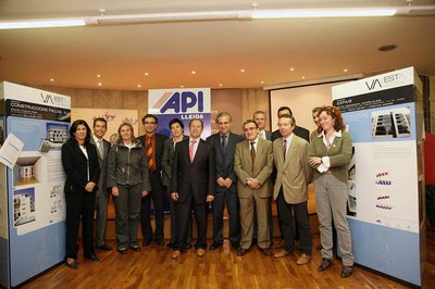 Ros ha assistit a la inauguració de l'exposició dels finalistes dels Premis Vesta.