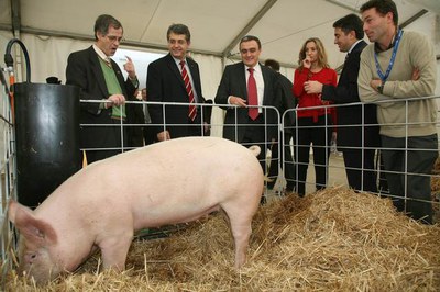 Ros i llena han visitat la zona d'exposició de la fira.