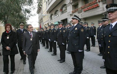 L'alcalde ha passat revista al cos de la Guàrdia Urbana.