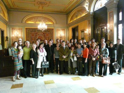 Una quarantena dels 350 ambaixadors de Lleida arreu del món han visitat aquest dissabte la Paeria.