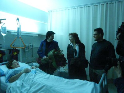 La primera tinent d'alcalde, Marta Camps, els ha visitat aquesta tarda a l'hospital Arnau de Vilanova.