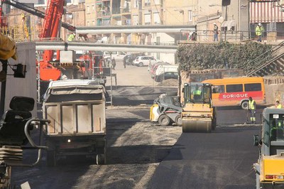 El carrer Hospitalers de Sant Joan guanyarà en accessibilitat un cop finalitzin les obres. Just avui s'ha començat a formigonar la via..