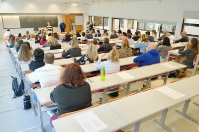 Les proves es desenvolupen a les aules de la l’Escola Politècnica Superior, la Facultat de Dret,  Economia i Turisme i l’edifici Polivalent del campu….