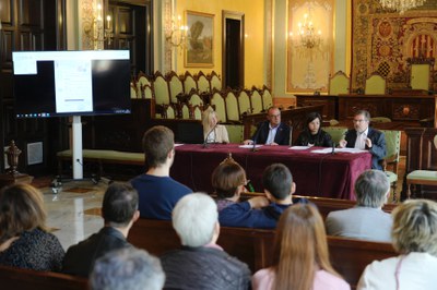 L'exsecretari de la Paeria i síndic de la Universitat de Lleida, Jesús Gutiérrez, ha fet el treball de recerca sobre les presones funcionàries depura….