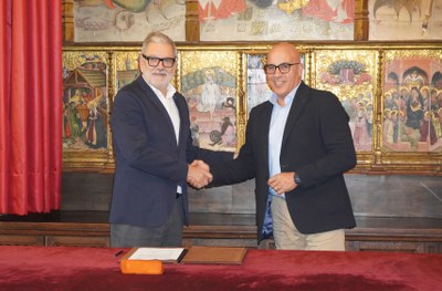 Signatura del conveni a la Paeria amb el president de l'COELL, Josep M. Gardeñes..