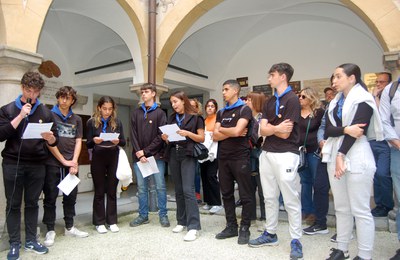 Alumnes de Lleida han fet la lectura de textos d'homenatge en la commemoració del 78è aniversari de l'alliberament del camp de Mauthausen..