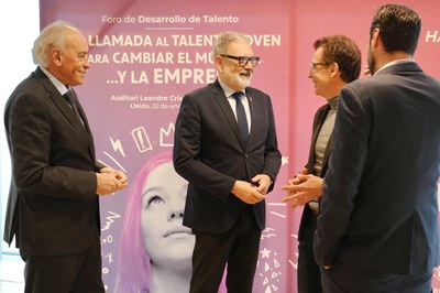 L'alcalde Fèlix Larrosa, amb el director general d ela Fundació Princesa de Girona, Salvador Tasqué, i l'exconseller d'APD, Félix González..