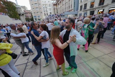 El regidor de Festes, Xavi Blanco, ha participat al Ball de Festes de la Tardor.