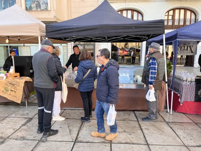 El Mercat de l'Hort es fa a la plaça Sant Joan.