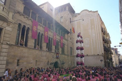 Els Castellers de Lleida han fet el 4d8, un castell de la colla lleidatana que no s'havia vist a la plaça de la Paeria des del 2019..
