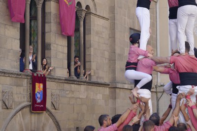 L'alcalde de Lleida, Fèlix Larrosa, i diversos membres de la corporació, han seguit la jornada castellera..