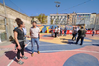 El tinent d'alcalde, Carlos Enjuanes, al Ball de Vermut de la pista de la Panera.