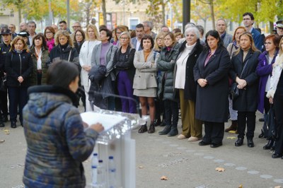 L'acte institucional del 25N ha tingut lloc a la plaça Víctor Siurana.