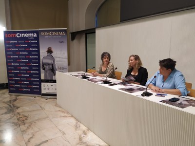 Pilar Bosch, al centre, amb Judith Vives (dreta) i Estefania Rufach (esquerra)..