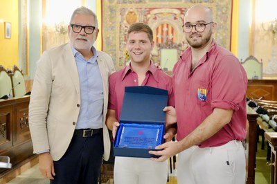 El paer en cap, Fèlix Larrosa, ha anunciat que s’ubicarà una nova placa a la plaça de la Paeria dedicada al 7 de vuit..