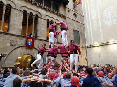 Els Castellers de Lleida descarregant un 4d8.