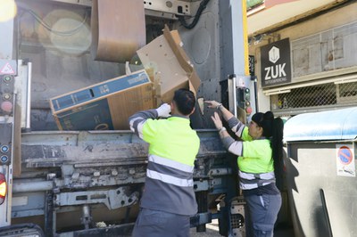 El servei de reforç de recollida del cartró comercial.