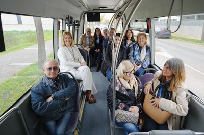 L’Ajuntament de Lleida ha posat en marxa aquesta prova pilot que comptarà amb autobusos cada mitja hora els dies laborables entre les 7.15 i les 15.3….