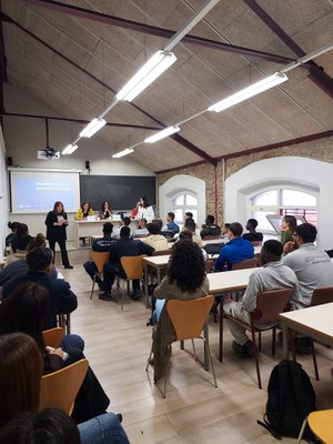 Una cinquantena de persones interessades en trobar oportunitats laborals a Lleida han participat en aquesta iniciativa.