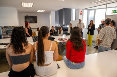 En el transcurs de la visita han pogut saludar l’equip directiu així com el personal, els treballadors i els nens i nenes..