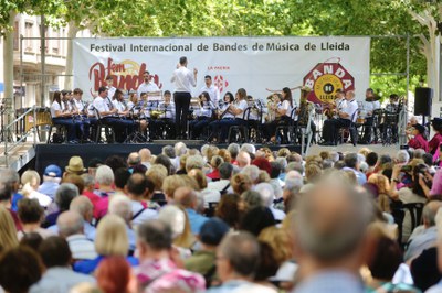 Cloenda del Festival 'Fem Banda' aquest matí a la Rambla Ferran.