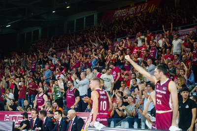 L'afició ha donat suport a l'equip lleidatà durant tot el partit.