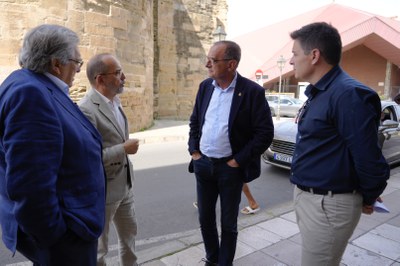 L'alcalde Pueyo amb el conseller Carles Campuzano i el president de la Fundació Privada Ilersis, Antoni Siurana..