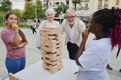 La plaça Cervantes ha acollit jocs infantils.