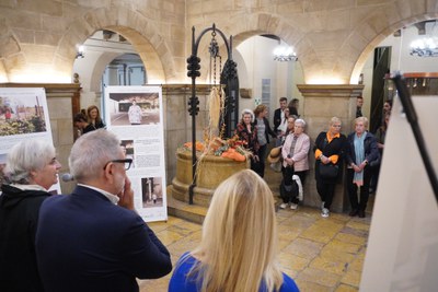 La mostra s'ha inaugurat coincidint amb el Dia Internacional de la Dona Pagesa.