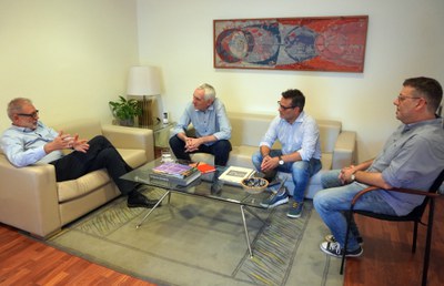 Reunió a la Paeria de l'alcalde, Fèlix Larrosa, amb el director general de l'IRTA, Josep Usall..