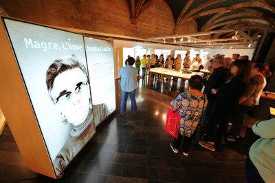L’IEI exposa “ Jaume Magre, l’home Inabastable” en el marc del Centenari Jaume Magre. La regidora Pilar Bosch ha assistit a l'acte d'obertura de la mostra..