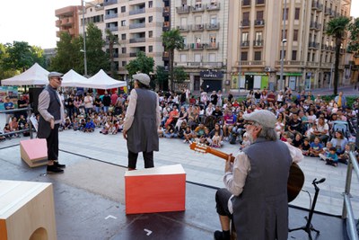 El teatre familiar de la companyia Xip Xap ha animat els més petits.