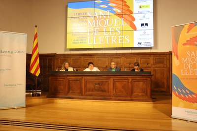Del 18 al 24 de setembre es programaran debats a les llibreries de la ciutat i hi haurà parades de llibres en català a la plaça de la Catedral i al P….