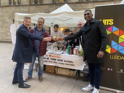 El regidor de Cooperació, Jackson Quiñónez, participa en les diverses activitats que s'han organitzat en el marc del Dia Mundial Sense Alcohol.