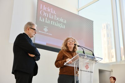 L'alcalde, Fèlix Larrosa, i la presidenta de Turisme de Lleida i regidora de Cultura i Promoció de la ciutat, Pilar Bosch Bosch, durant els seus parl….