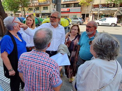 Larrosa ha conversat amb representants del veïnat de la Zona Alta.