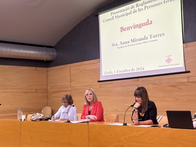 La regidora de Persones Grans, Salut i Consum, Anna Miranda, ha presidit la presentació.